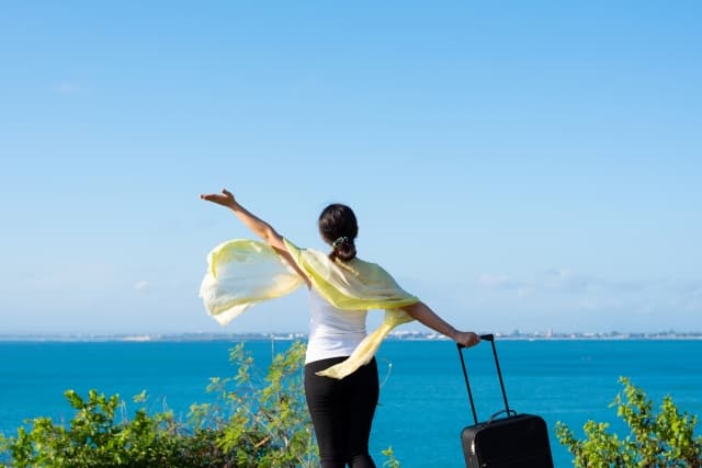 リゾートバイトはどっちがおすすめ?リゾートバイトダイブとリゾバ.comを徹底比較【初心者でも安心】